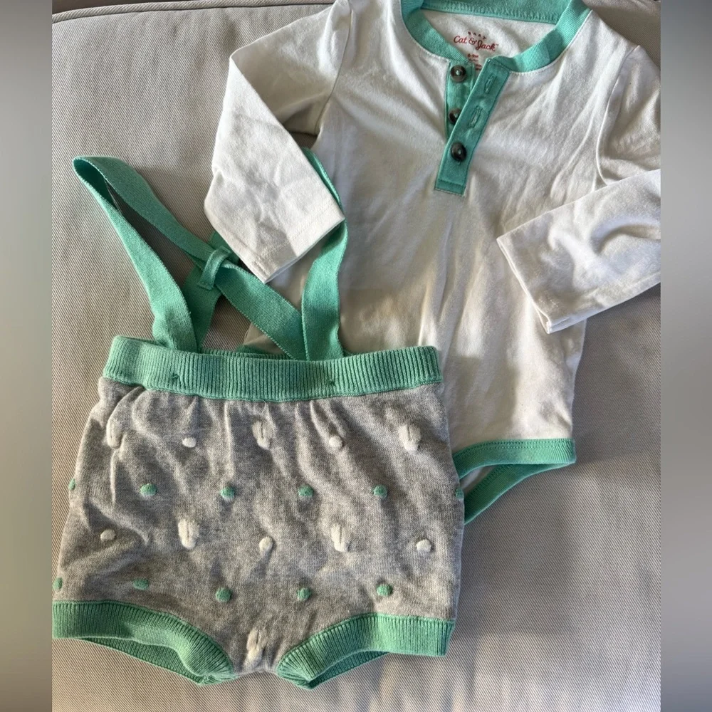 Cat & Jack Mint and Gray 🐰🐰 infant romper 6-9 months